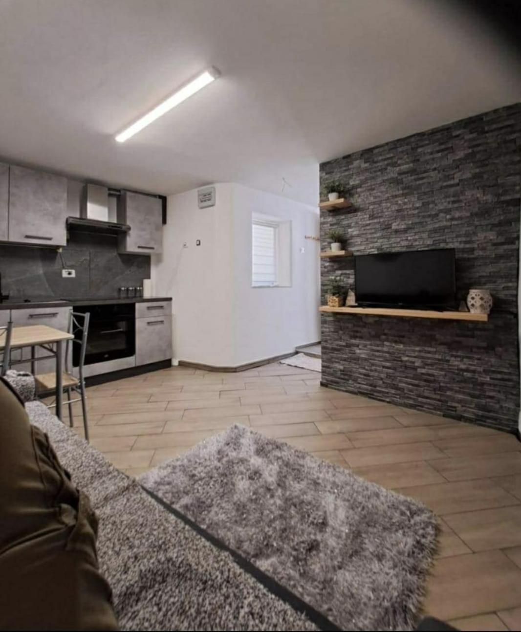 Appartamento Casa Jasmina Mezzano Esterno foto